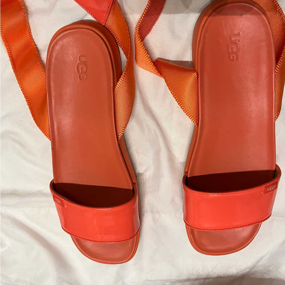 UGG. Lennox Sandals - Picture 3 of 5